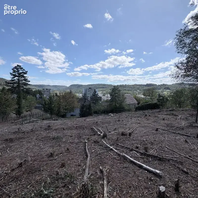 Terrain à LONS-LE-SAUNIER