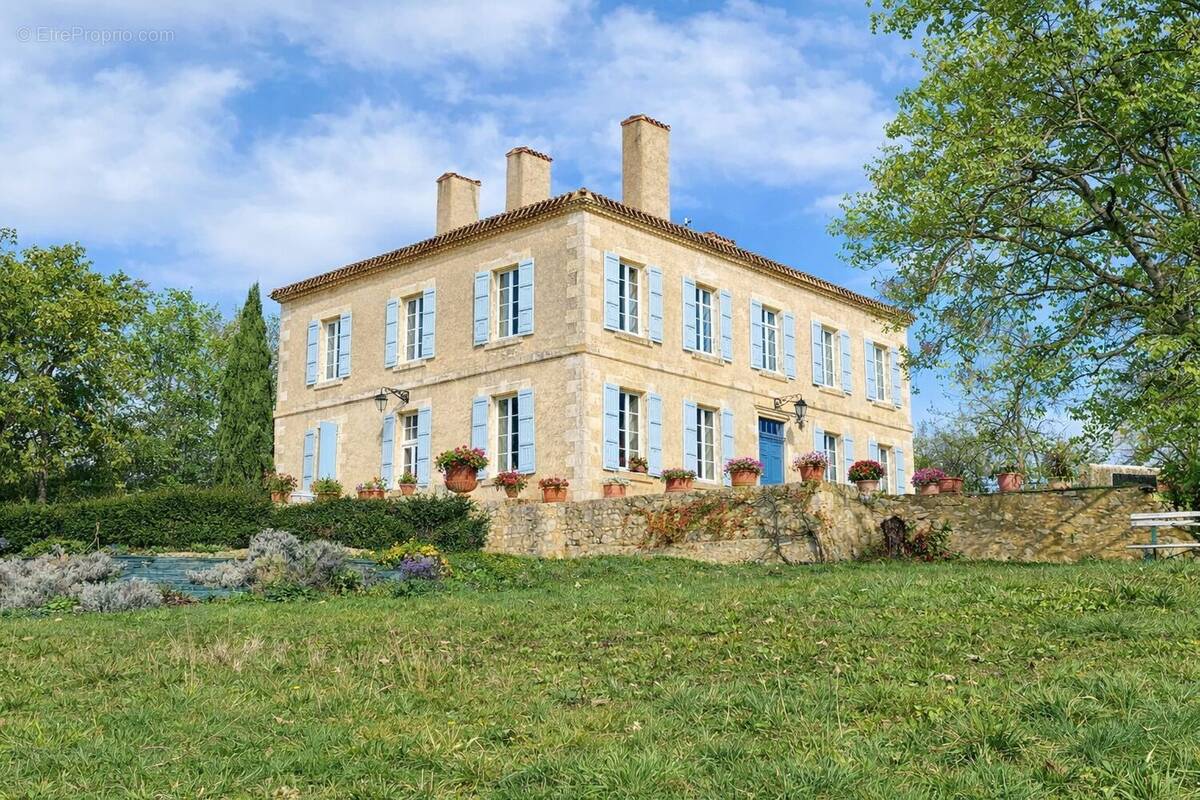 Maison à CASTERA-VERDUZAN