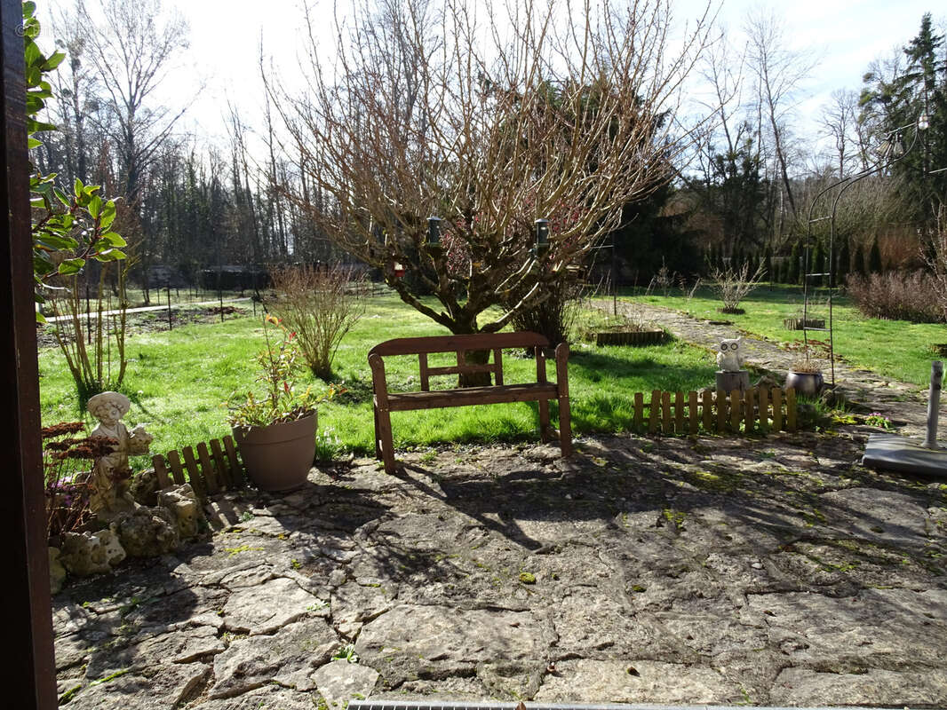 Maison à MONTIGNY-SUR-AUBE