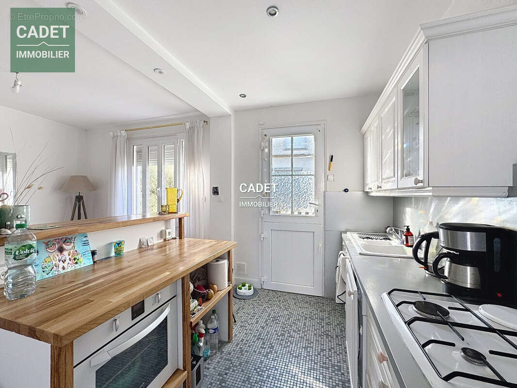 Maison à DONVILLE-LES-BAINS