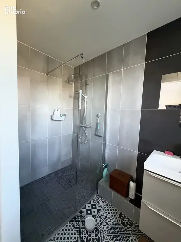 À VENDRE   Charmant F2 en centre-ville avec extérieur et atelier - photo 8