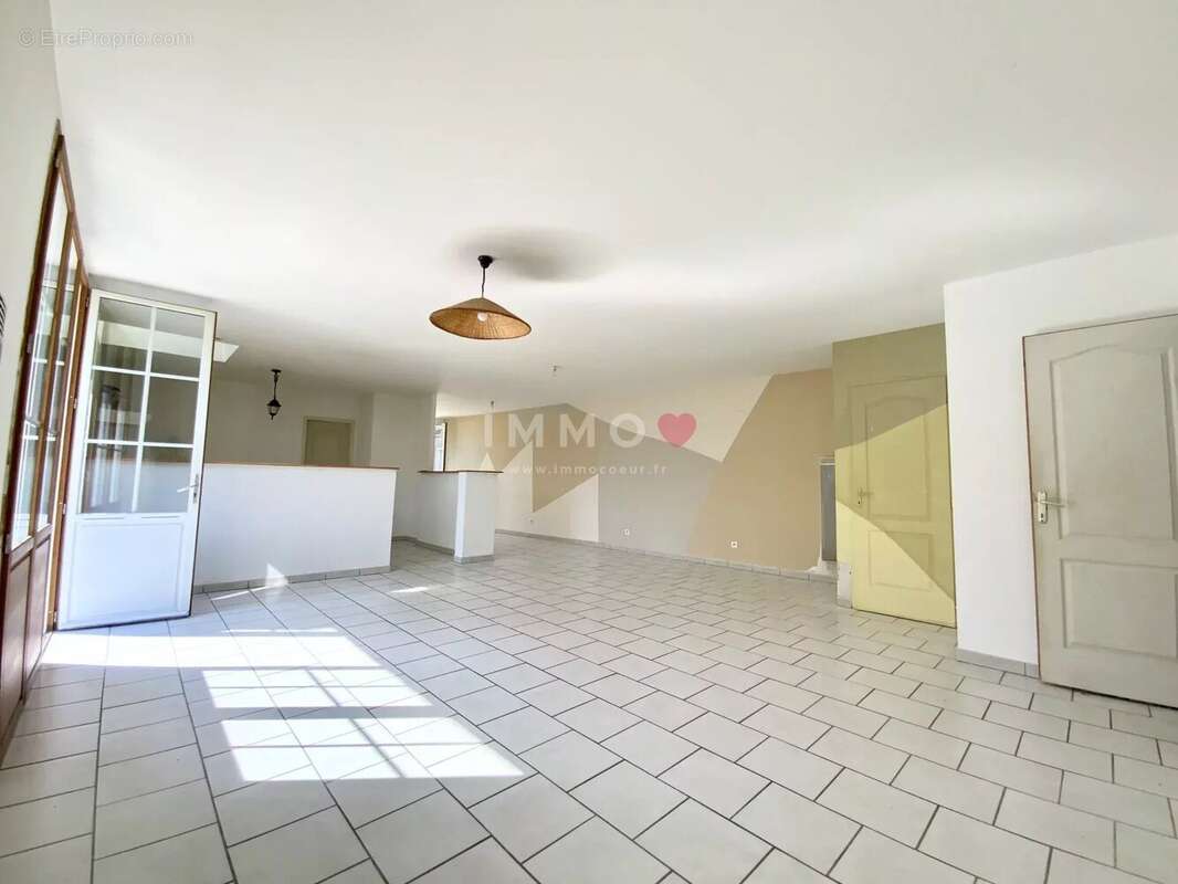 Maison à BEAUVAIS-SUR-MATHA