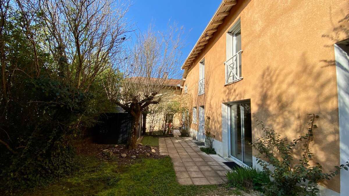 Maison à SATHONAY-VILLAGE
