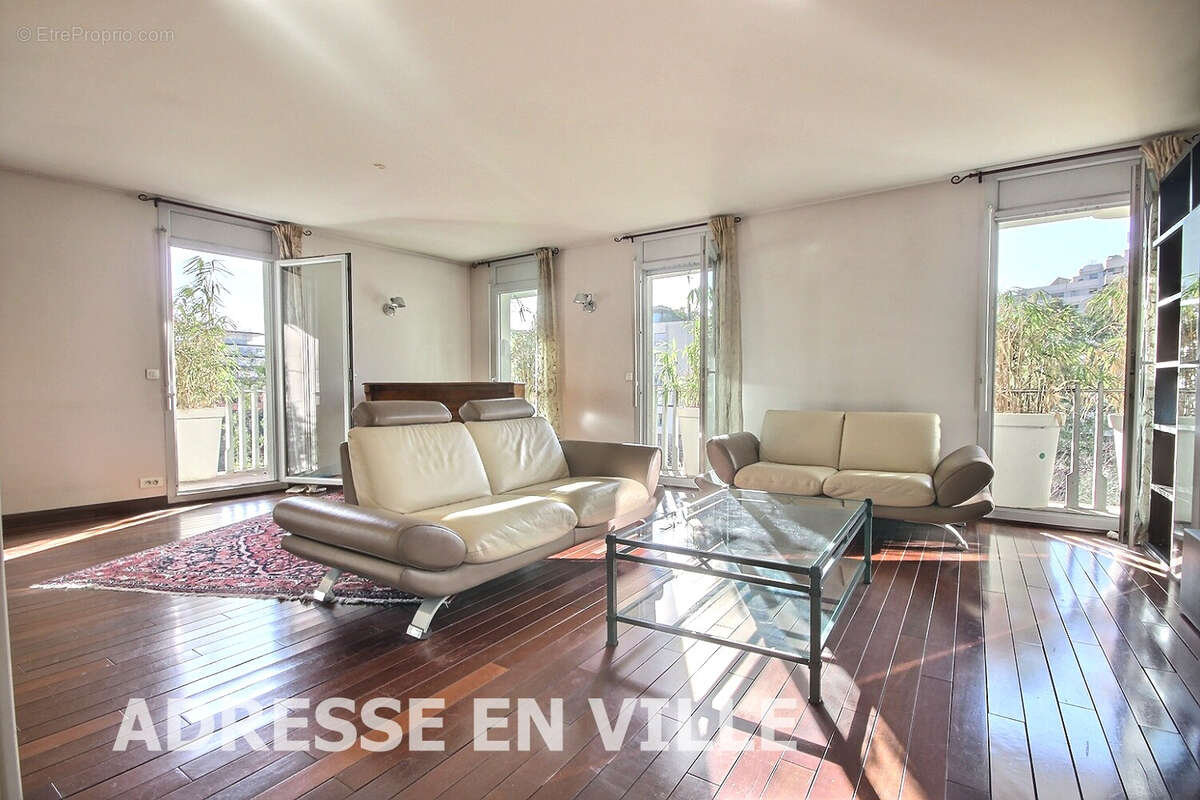 Appartement à PARIS-17E