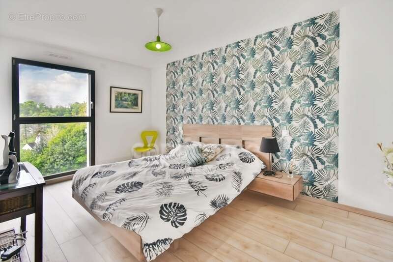 Maison à MONTREUIL-SOUS-PEROUSE