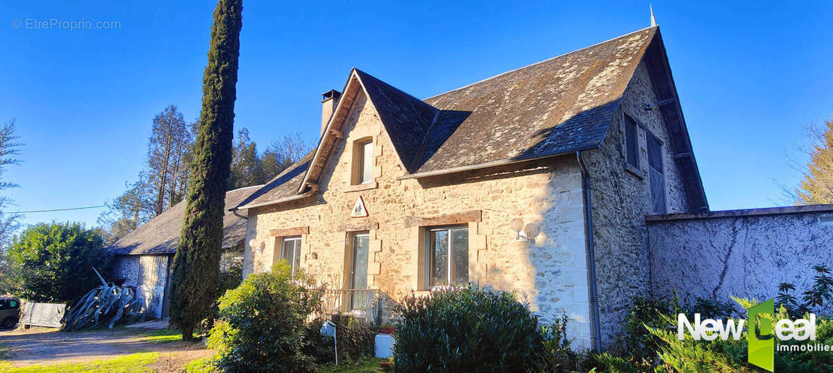 Corps de ferme avec Maison, Grange, Four à Pain entre Brive et Uzerche - 1,8 ha - photo 4