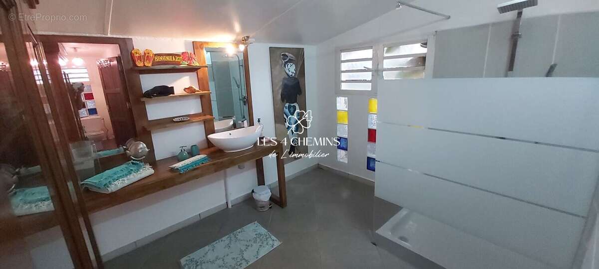 A vendre villa 5 pièces d'environ 210 m2, parcelle de 688 m2 - photo 11