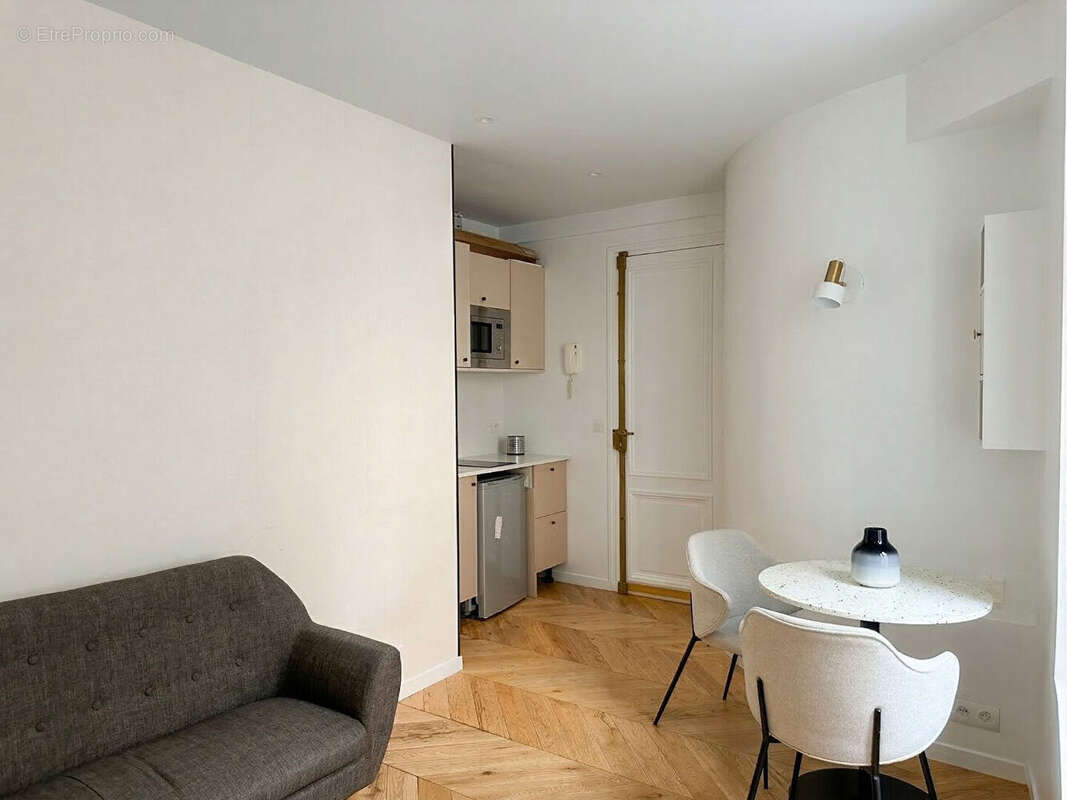 Appartement à PARIS-10E