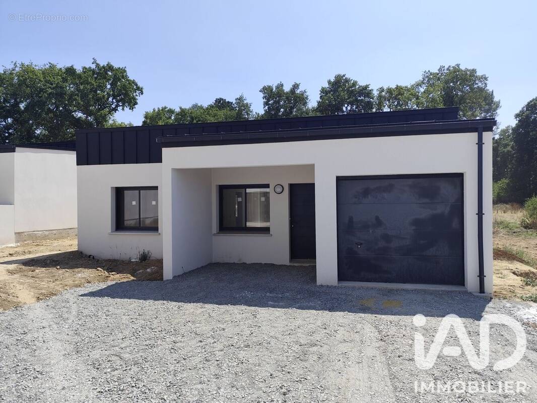 Photo 1 - Maison à BAINS-SUR-OUST