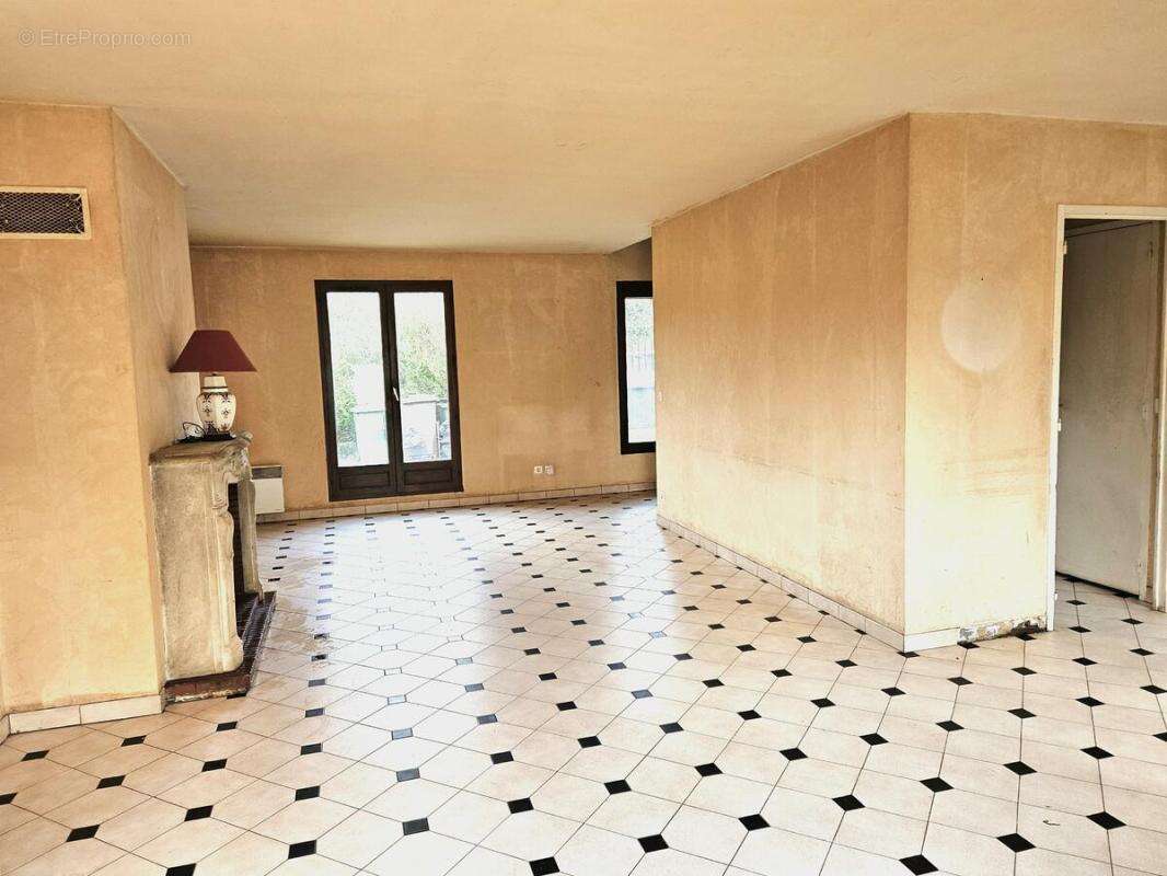 Maison à HOUDAN