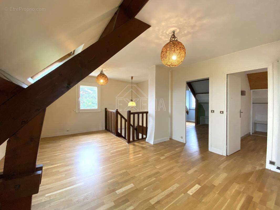 Maison à ROSNY-SUR-SEINE