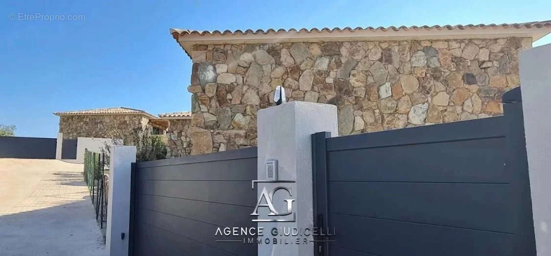 Magnifique bergerie de 138m2 avec piscine - photo 3