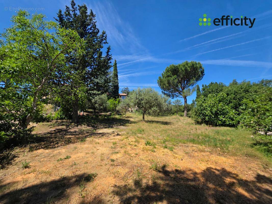 Terrain à PIERREVERT