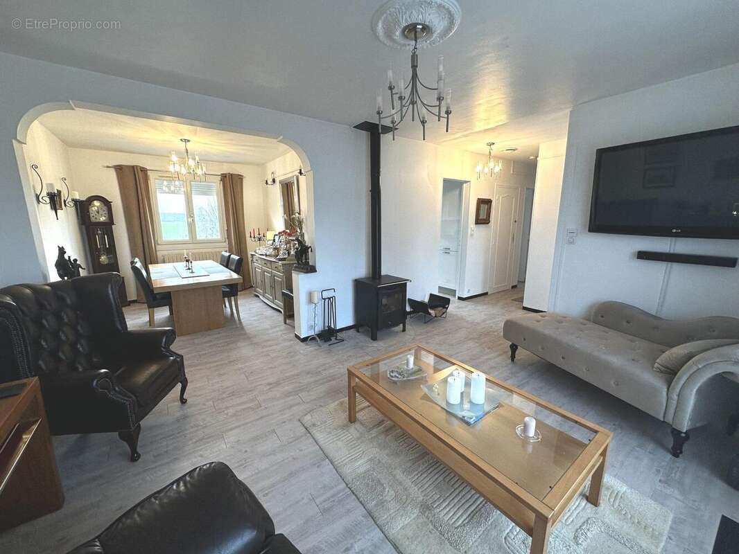 Salon et salle à manger - Maison à LAUZUN