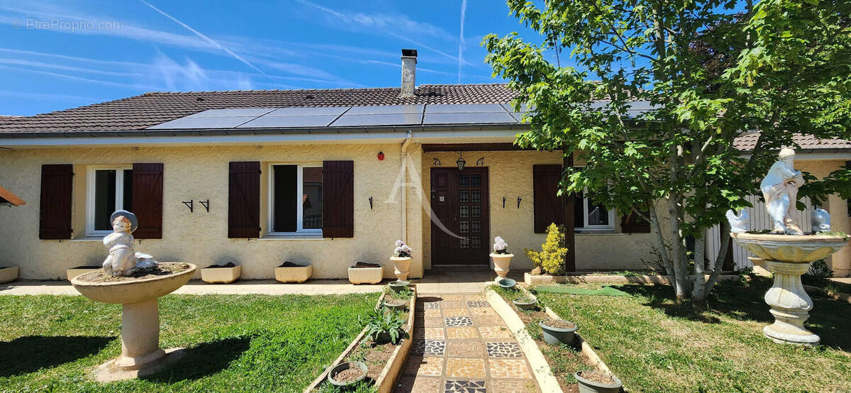 Maison à VIVONNE