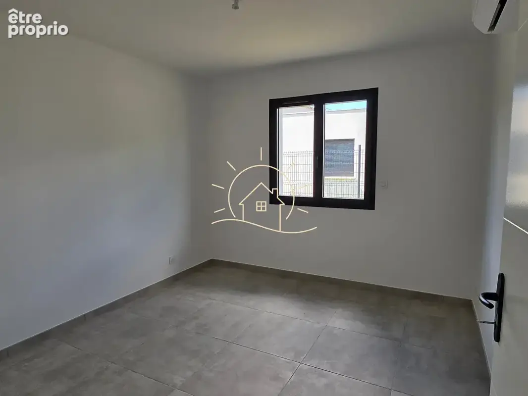 RUOMS - Villa neuve de plain-pied, toit plat - photo 7