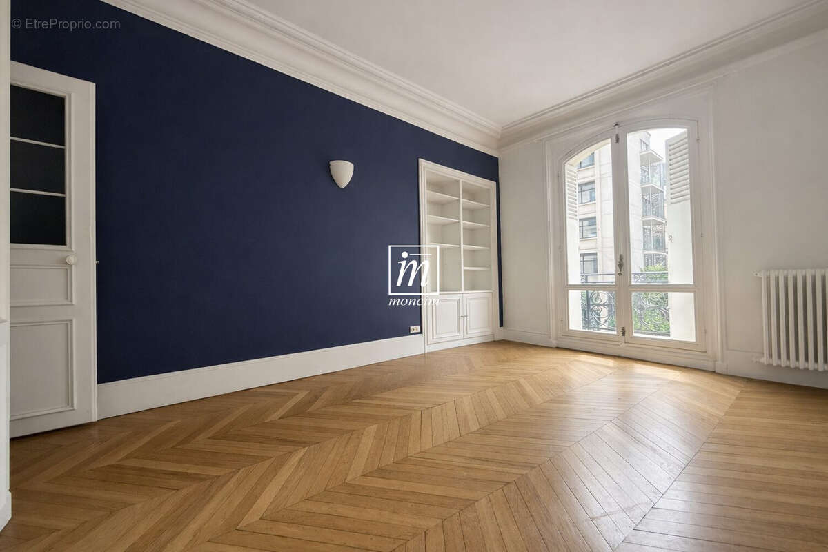 Appartement à PARIS-8E
