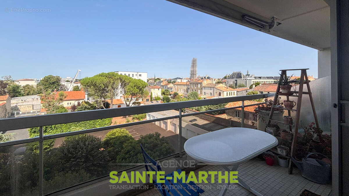 Niort centre. Bel appartement T3 avec garage. - photo 4