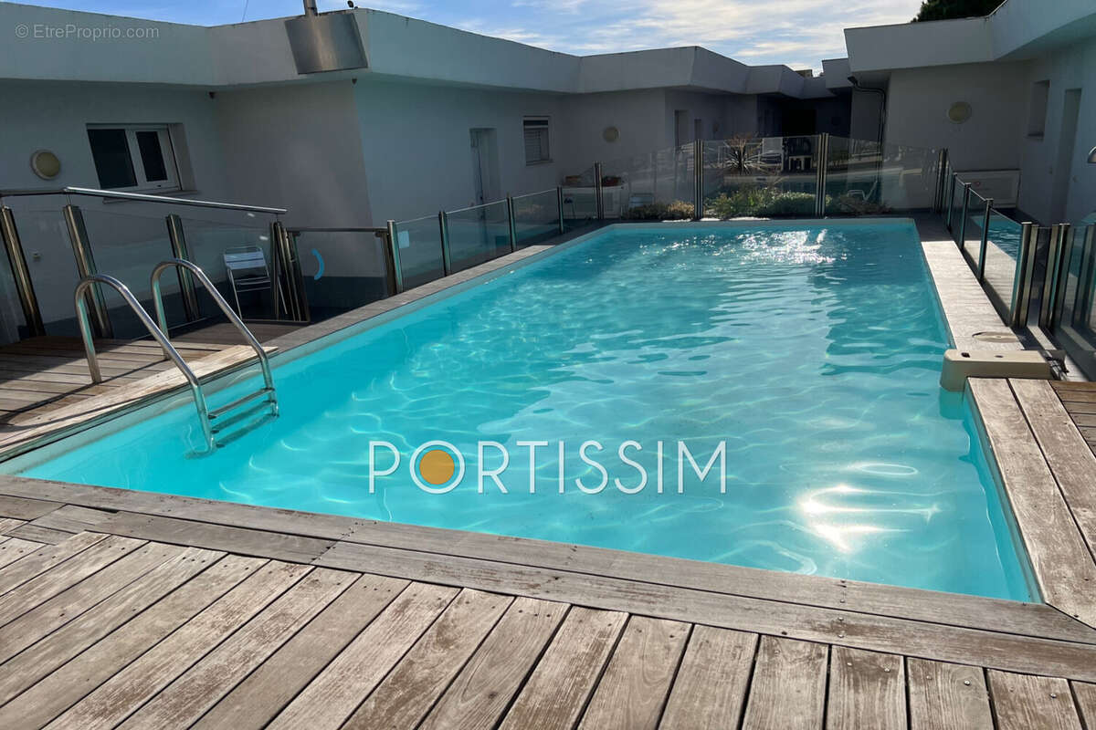 Appartement à SAINT-LAURENT-DU-VAR