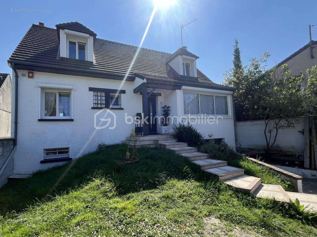 Maison spacieuse sans aucun travaux - Montfermeil quartier pavillonnaire limite Coubron - photo 6