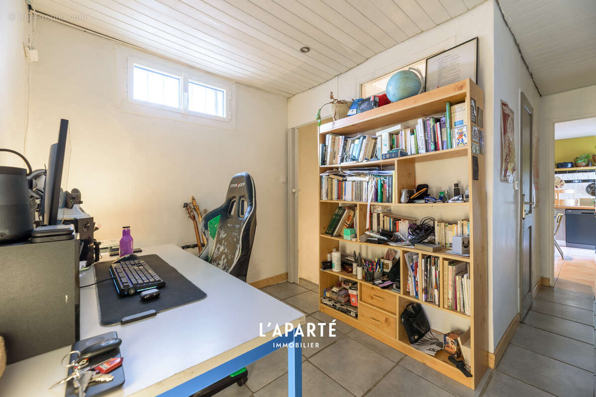 Maison de ville  Marseille T2 et demi de 50 m2 - photo 5