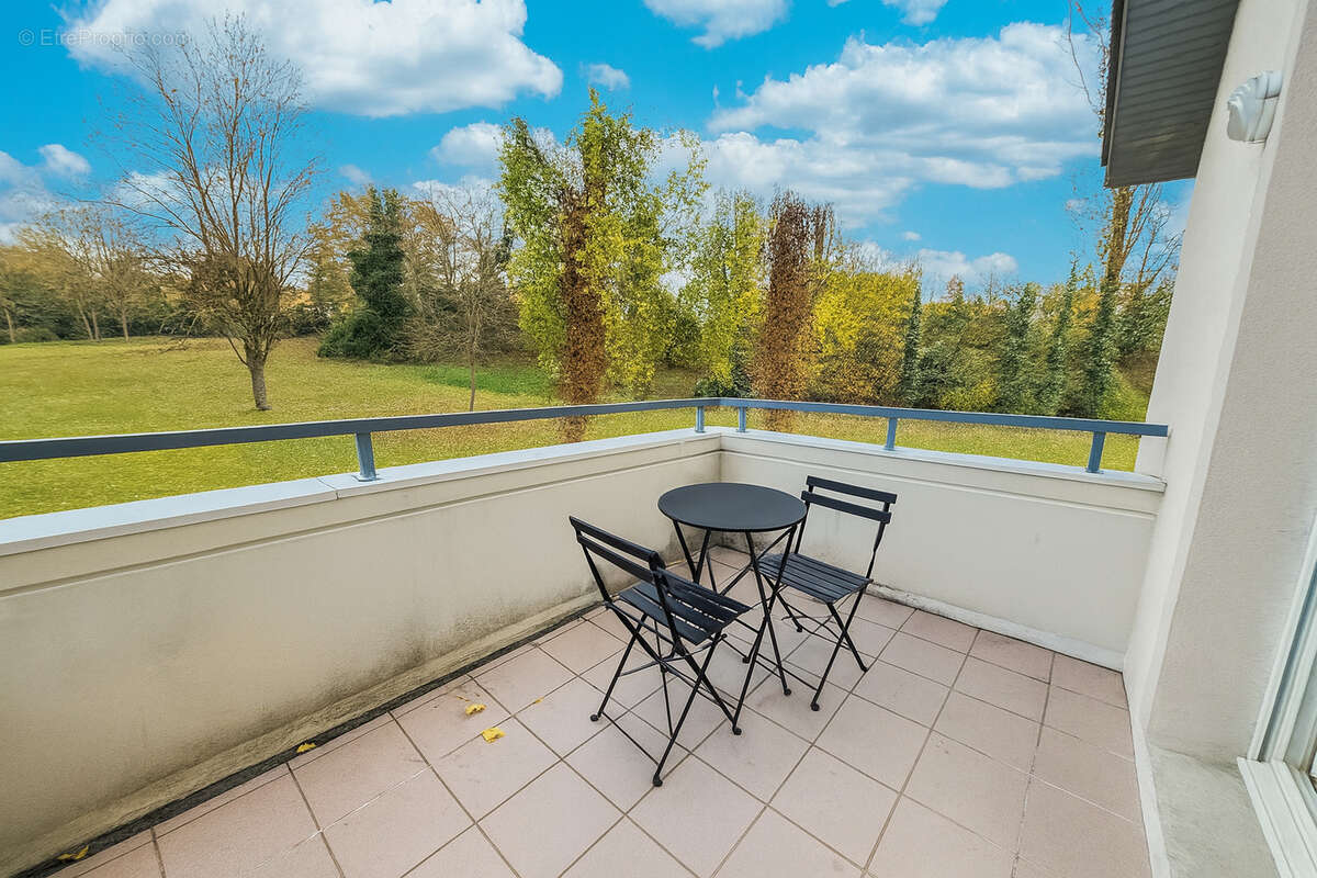 Appartement à VAULX-MILIEU