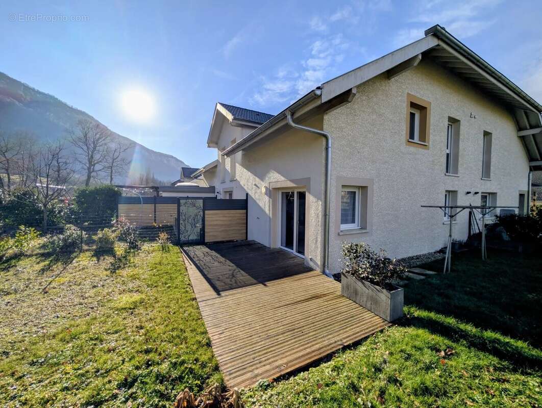 Appartement à MERY