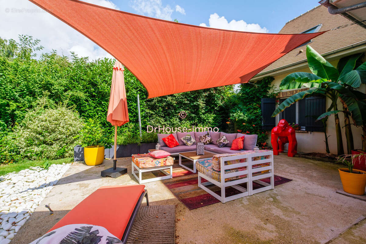 Maison à FEUCHEROLLES