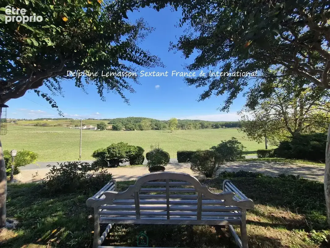 Maison de plain-pied avec Vue panoramique, jardin paysager et Atelier independant - photo 3