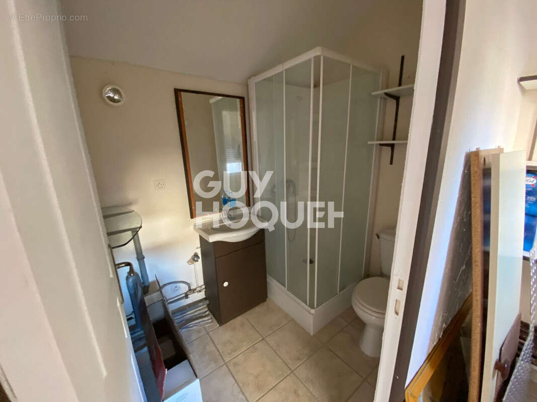 Maison à VENEUX-LES-SABLONS