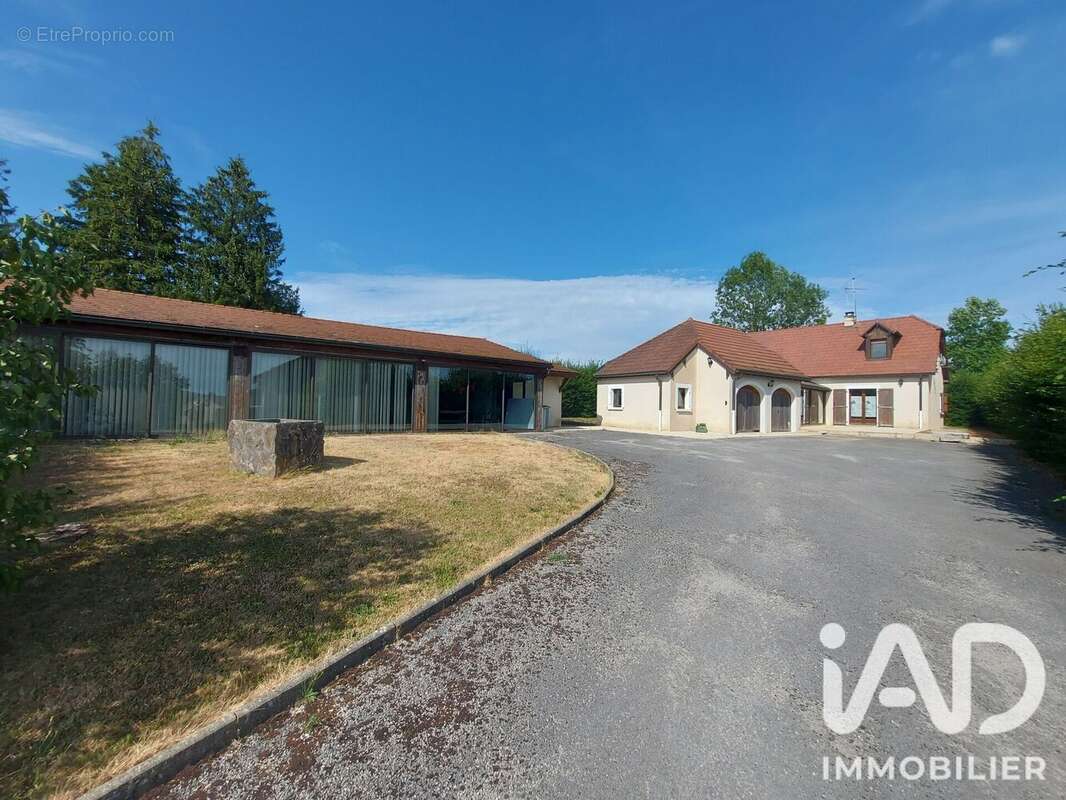 Maison 141 m² à Dompierre-Sur-Mont  - photo 2