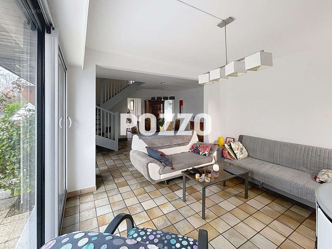 Maison à FLEURY-SUR-ORNE