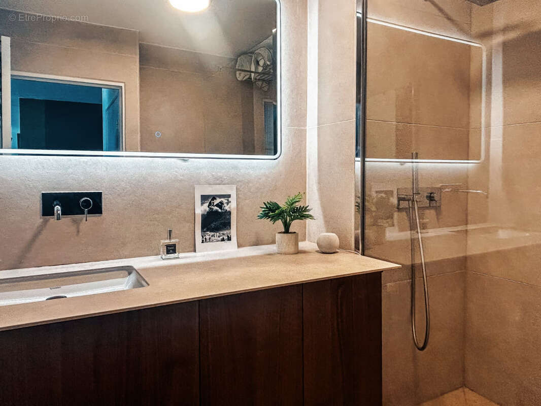 Appartement à MARSEILLE-8E