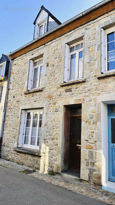 Maison à CAMARET-SUR-MER