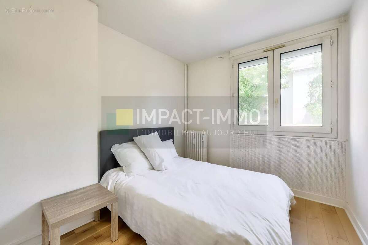 Appartement à COURBEVOIE