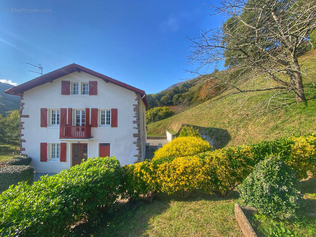 Maison à SAINT-ETIENNE-DE-BAIGORRY