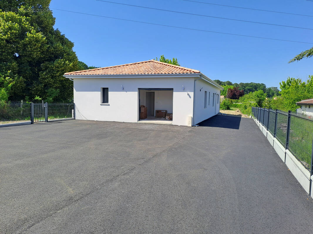 Maison à LEOGNAN