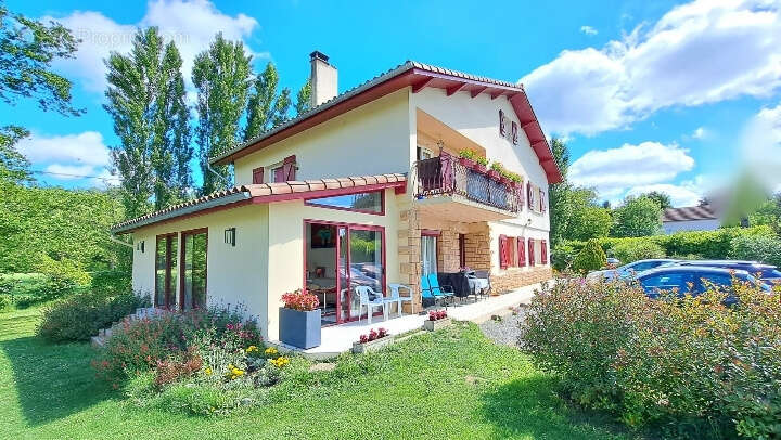 Maison à PRAT-BONREPAUX