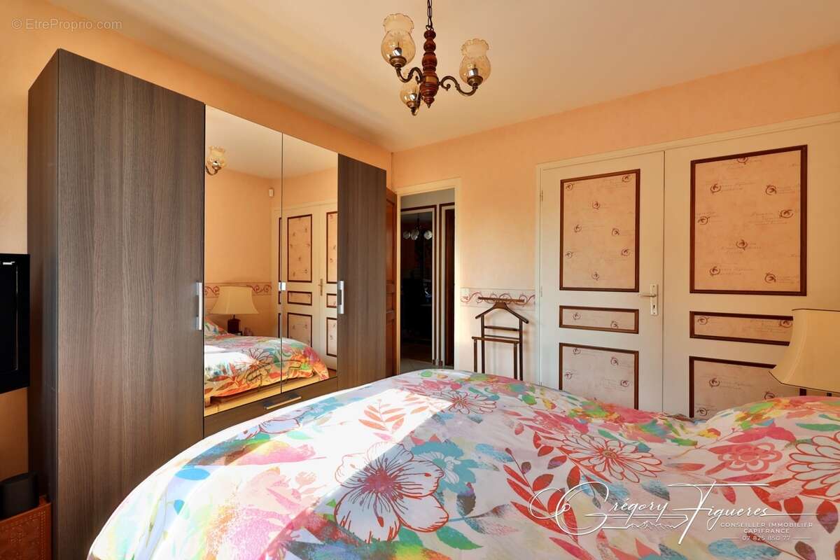 CHAPONOST – Élégante maison familiale avec possibilité de deux logements indépendants – Terrain de 802 m² - photo 11