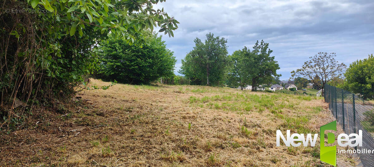 Terrain à DONZENAC