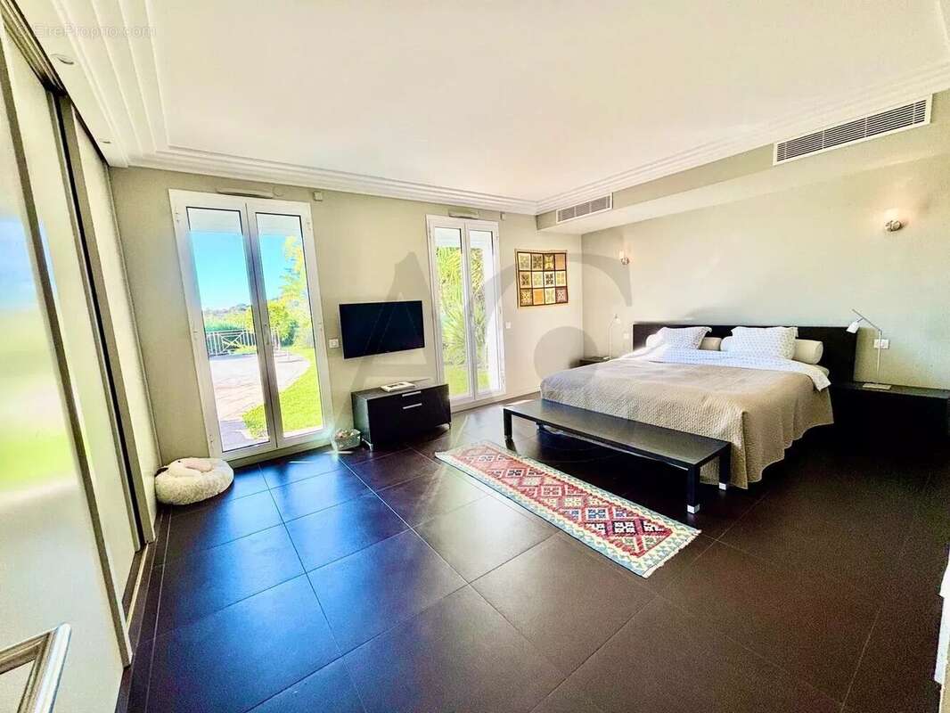 Maison à VILLENEUVE-LOUBET