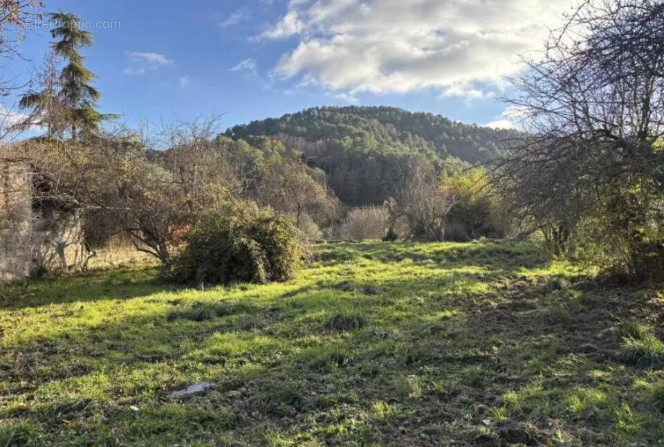 Terrain à TOURRETTE-LEVENS