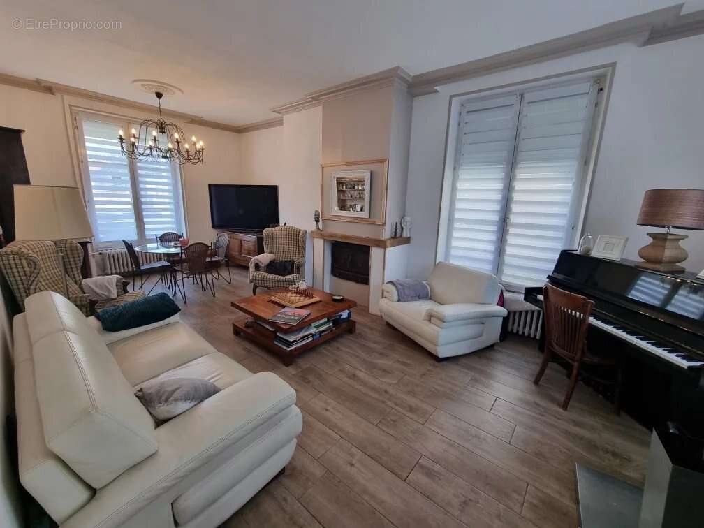 Maison à FAREMOUTIERS