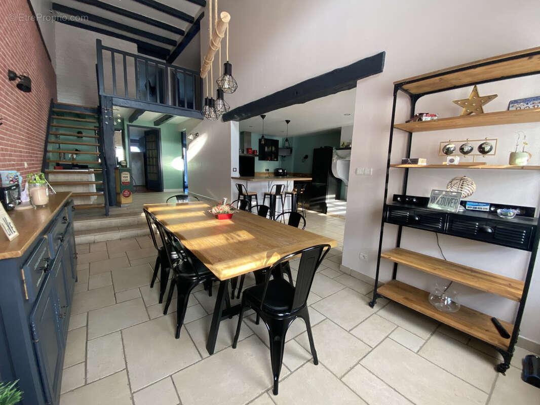 Maison à MENIL-LA-HORGNE