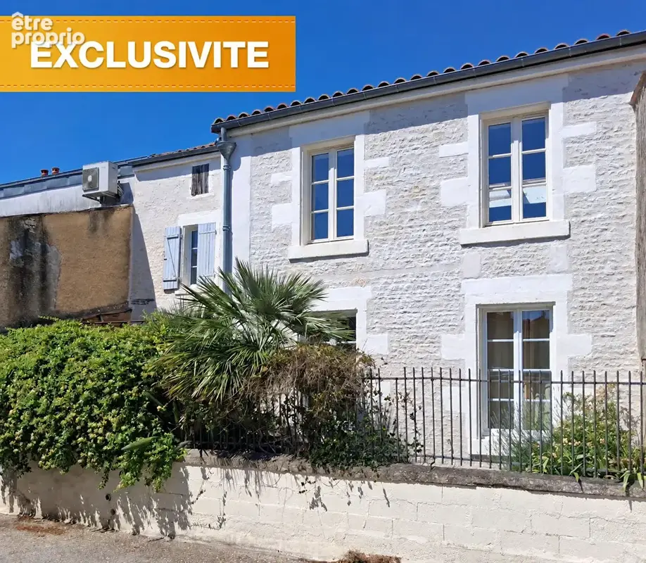 Maison à SAINT-SAUVEUR-D'AUNIS