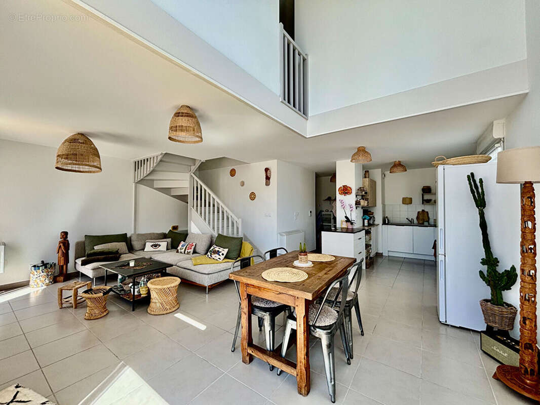 Appartement à MARSEILLE-2E