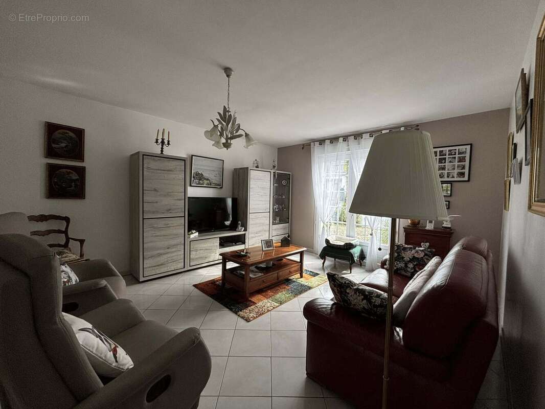 Maison 194 m² à Neuville-Lez-Beaulieu  - photo 120