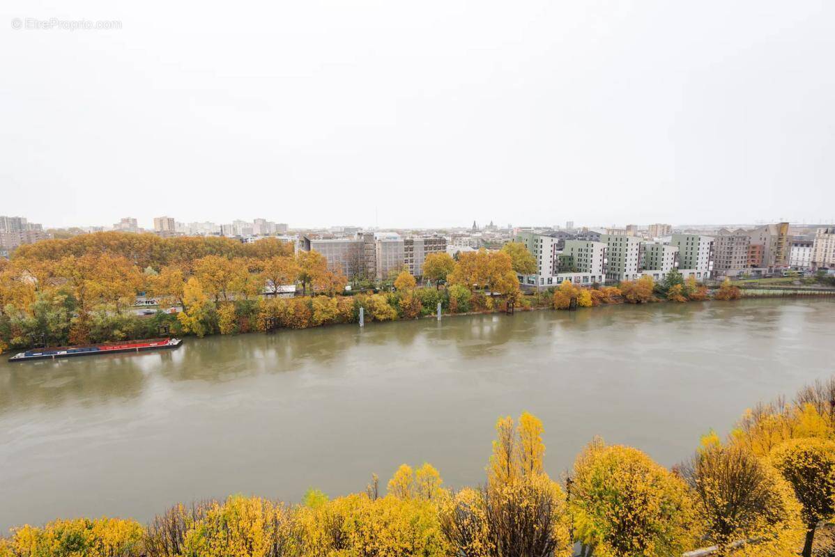 Appartement à L'ILE-SAINT-DENIS