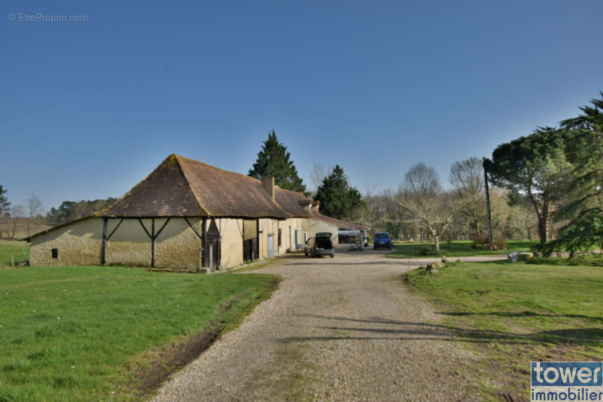 Maison à SAINT-PIERRE-D'EYRAUD