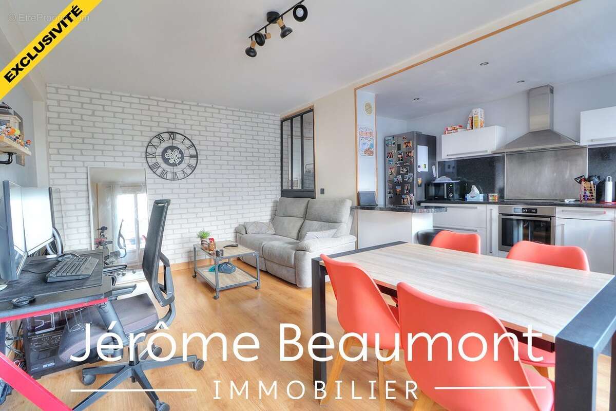 Appartement à EZANVILLE